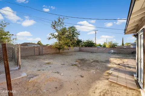 Exterior - 44411 Kingtree Ave, Lancaster, CA 93534 photo 3 of 7
