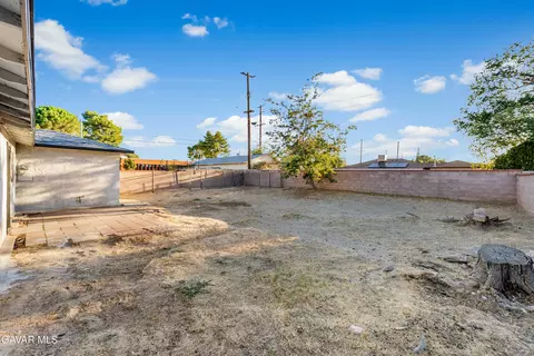 Exterior - 44411 Kingtree Ave, Lancaster, CA 93534 photo 7 of 7