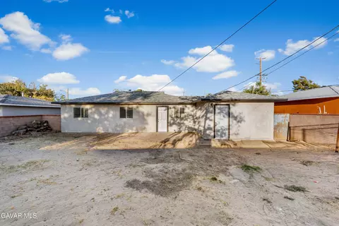 Exterior - 44411 Kingtree Ave, Lancaster, CA 93534 photo 5 of 7