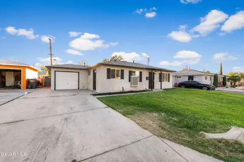 Exterior - 44411 Kingtree Ave, Lancaster, CA 93534 photo 2 of 7