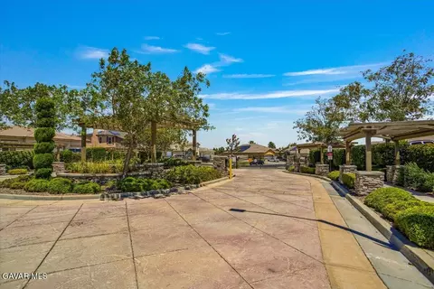 41729 Firenze St, Lancaster, CA 93536 photo 2