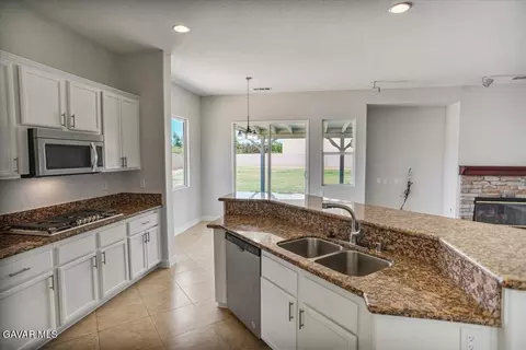 41729 Firenze St, Lancaster, CA 93536 photo 11