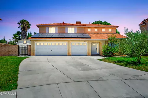 2801 Gershwin Dr, Lancaster, CA 93536