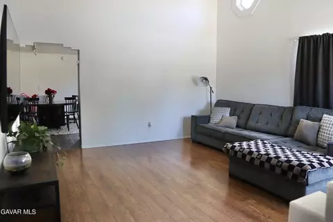 1033 Caperton St, Lancaster, CA 93535 photo 5
