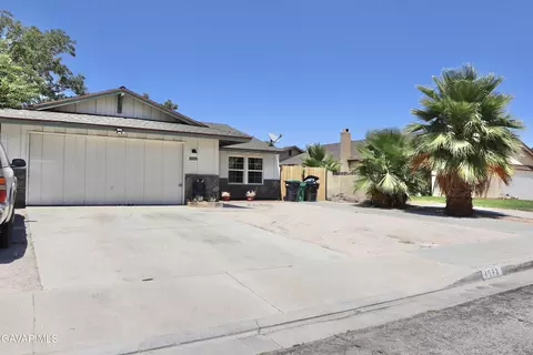 1033 Caperton St, Lancaster, CA 93535 photo 3
