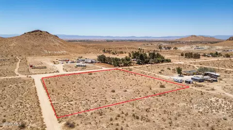 2 Stevenson St, Rosamond, CA 93560