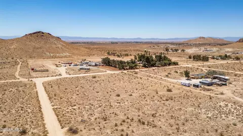 2 Stevenson St, Rosamond, CA 93560 photo 2