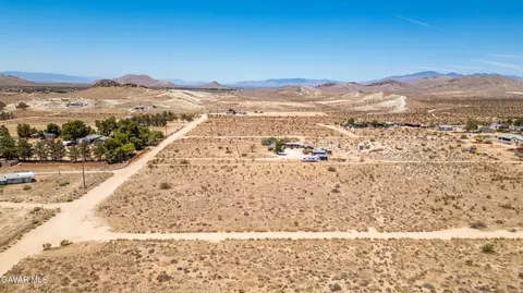 2 Stevenson St, Rosamond, CA 93560 photo 4