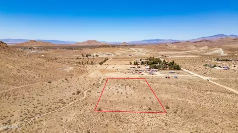 2 Favorito Ave, Rosamond, CA 93560
