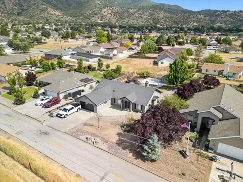 View/Area - 27800 Crofun Rd, Tehachapi, CA 93561 photo 2 of 5