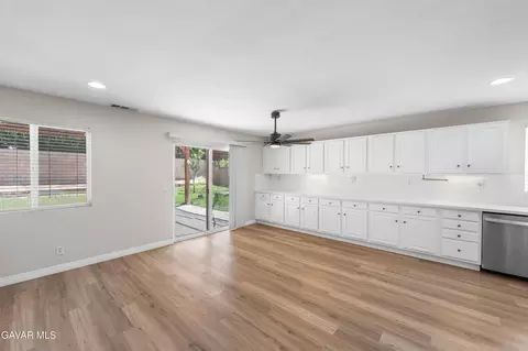 43446 Honeybee Ln, Lancaster, CA 93536 photo 10