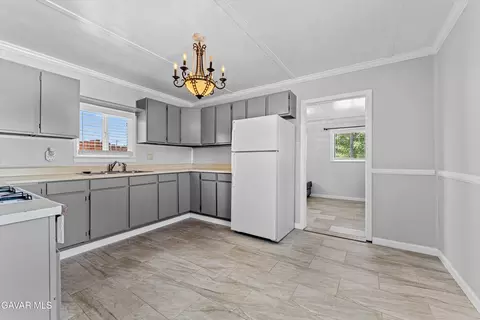 Kitchen - 308 C St W, Tehachapi, CA 93561 photo 2 of 3