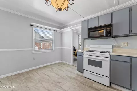 Kitchen - 308 C St W, Tehachapi, CA 93561 photo 3 of 3
