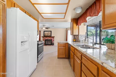 Kitchen - 43504 Alep St, Lancaster, CA 93536 photo 3 of 3