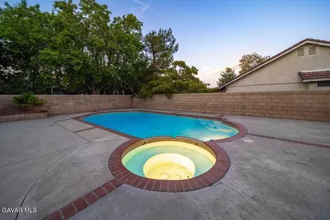 Exterior - 2037 Ave R 10 E, Palmdale, CA 93550 photo 5 of 7
