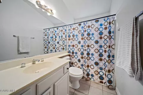 Bath - 2037 Ave R 10 E, Palmdale, CA 93550 photo 2 of 3