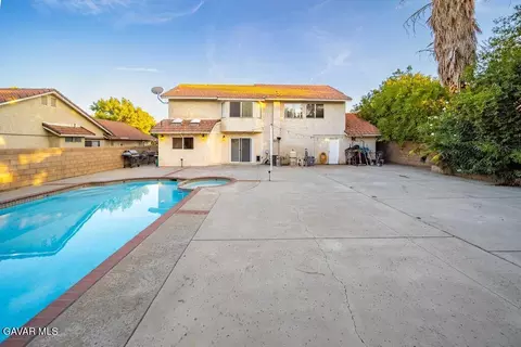 Exterior - 2037 Ave R 10 E, Palmdale, CA 93550 photo 4 of 7