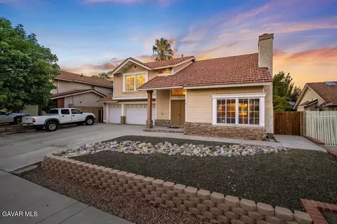 Exterior - 2037 Ave R 10 E, Palmdale, CA 93550 photo 2 of 7
