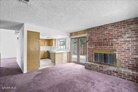 Living - 1134 Elm St, Tehachapi, CA 93561 photo 5 of 7