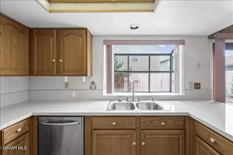 Kitchen - 1134 Elm St, Tehachapi, CA 93561 photo 5 of 6