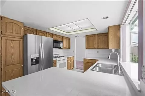 Kitchen - 1134 Elm St, Tehachapi, CA 93561 photo 6 of 6