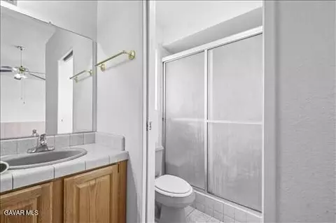 Bath - 1134 Elm St, Tehachapi, CA 93561 photo 4 of 5