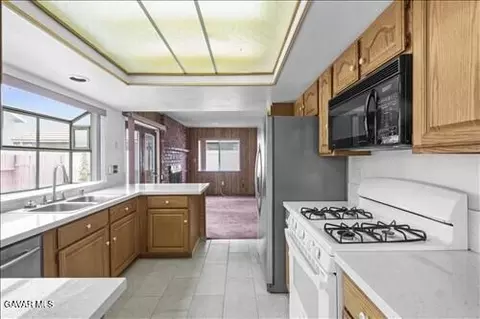 Kitchen - 1134 Elm St, Tehachapi, CA 93561 photo 1 of 6