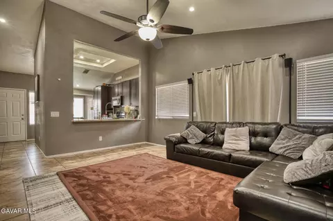 5802 Russ Pl, Palmdale, CA 93552 photo 8