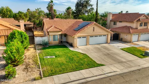 5802 Russ Pl, Palmdale, CA 93552 photo 3