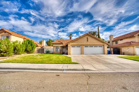 5802 Russ Pl, Palmdale, CA 93552 photo 2