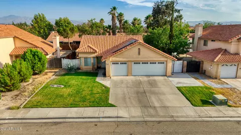 5802 Russ Pl, Palmdale, CA 93552 photo 4
