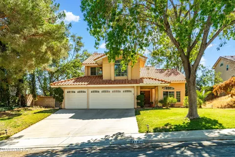 41820 Elk Run Ln, Quartz Hill, CA 93536