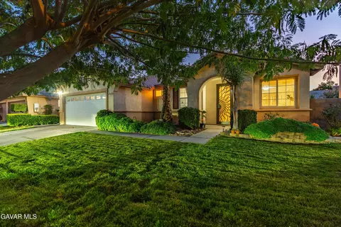 45623 Sterling St, Lancaster, CA 93534