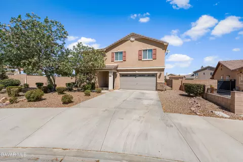 Exterior - 3017 Garnet Ln, Lancaster, CA 93535 photo 2 of 5
