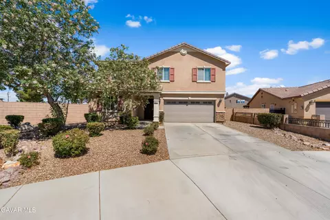 Exterior - 3017 Garnet Ln, Lancaster, CA 93535 photo 3 of 5