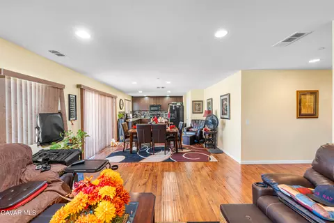 Other - 3017 Garnet Ln, Lancaster, CA 93535 photo 3 of 11