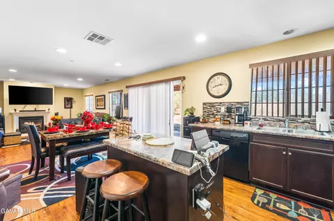 Kitchen - 3017 Garnet Ln, Lancaster, CA 93535 photo 5 of 5