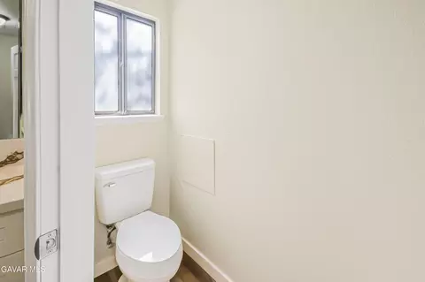 Bath - 2527 Ryans Pl, Lancaster, CA 93536 photo 2 of 4