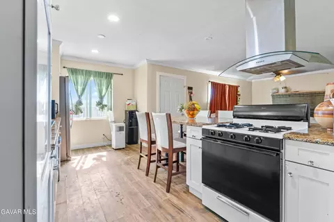 Kitchen - 46460 140th St E, Lancaster, CA 93535 photo 1 of 1