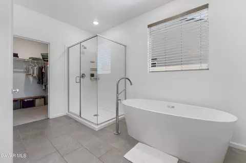 Bath - 220 Cassano Dr, Tehachapi, CA 93561 photo 1 of 2