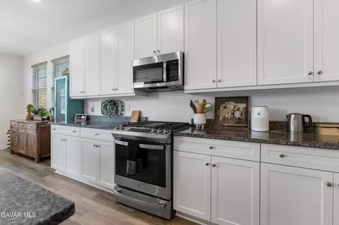 Kitchen - 220 Cassano Dr, Tehachapi, CA 93561 photo 1 of 2