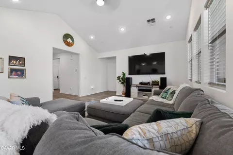 Living - 220 Cassano Dr, Tehachapi, CA 93561 photo 1 of 1
