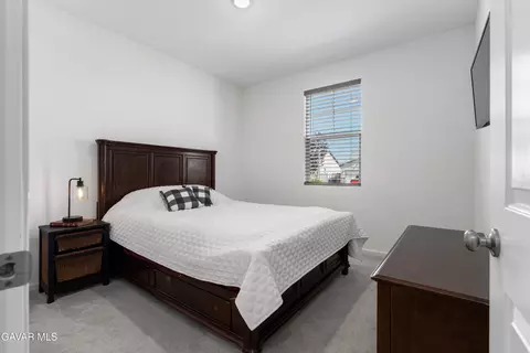 Bedroom - 220 Cassano Dr, Tehachapi, CA 93561 photo 4 of 5