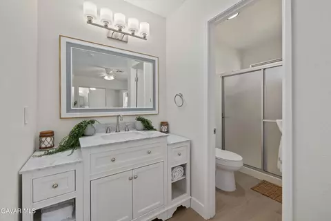 Bath - 1024 Herzel Ave, Lancaster, CA 93535 photo 2 of 2