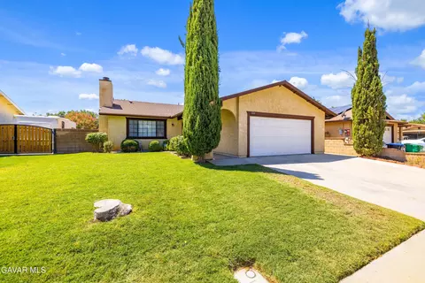 1024 Herzel Ave, Lancaster, CA 93535
