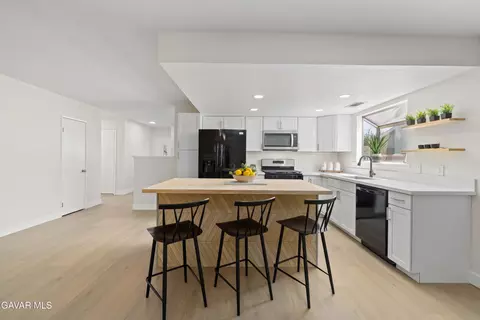 Kitchen - 1024 Herzel Ave, Lancaster, CA 93535 photo 5 of 6