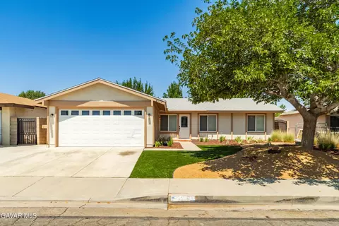 3753 Ave K 10 W, Lancaster, CA 93536