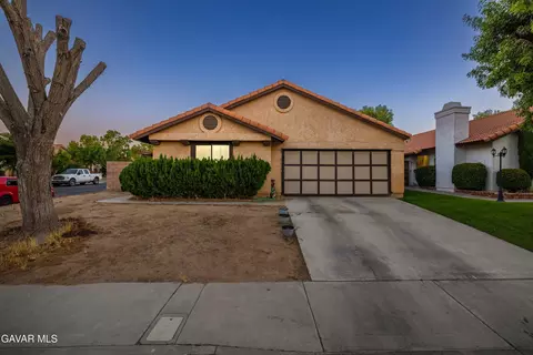 3646 Avenue R10 E, Palmdale, CA 93550