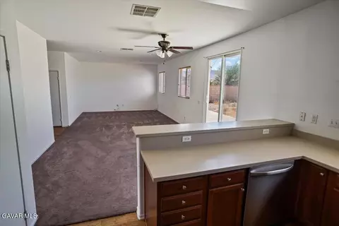 43107 57th St W, Lancaster, CA 93536 photo 5