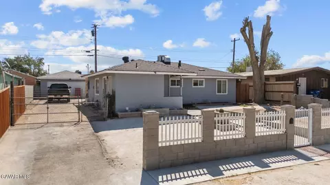 38500 36th St E, Palmdale, CA 93550 photo 3